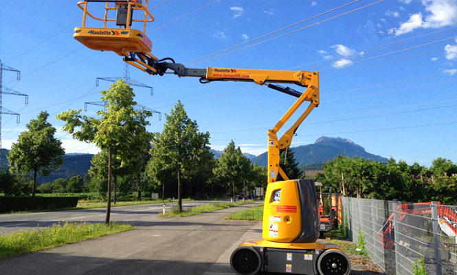 電動(dòng)曲臂式高空作業(yè)平臺(tái)