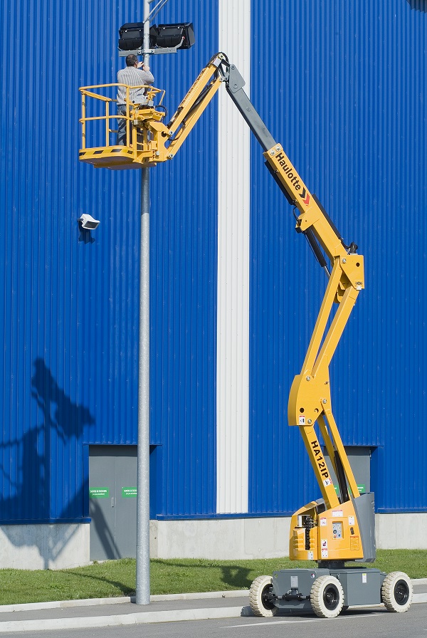 高空作業(yè)平臺的蓄電池管理方案