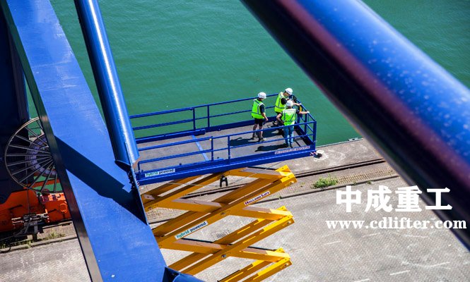 新疆高空作業(yè)平臺(tái)廠家