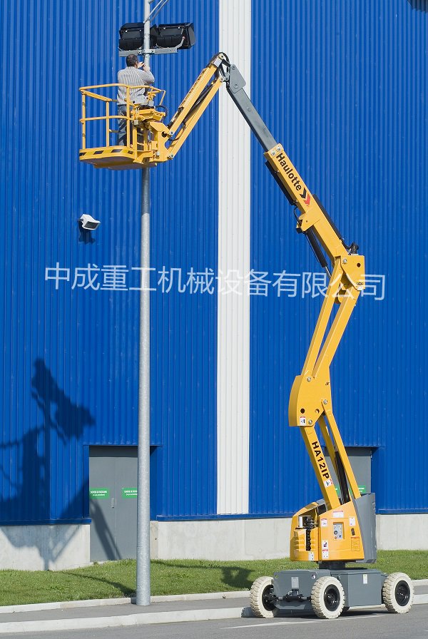 曲臂式升降機(jī)