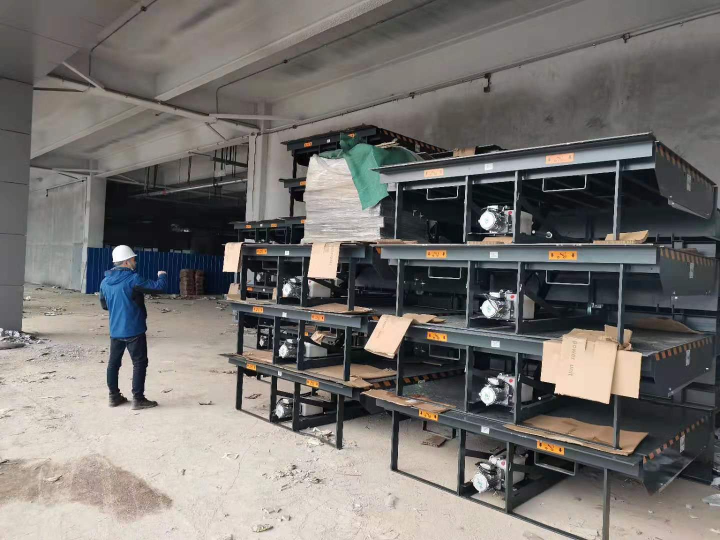 成都登車橋卸貨平臺(tái)案例