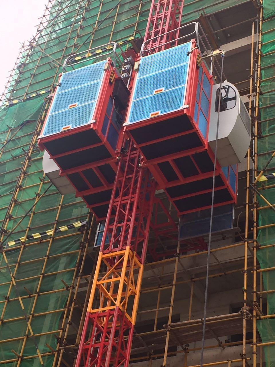 建筑升降機(jī)圖片