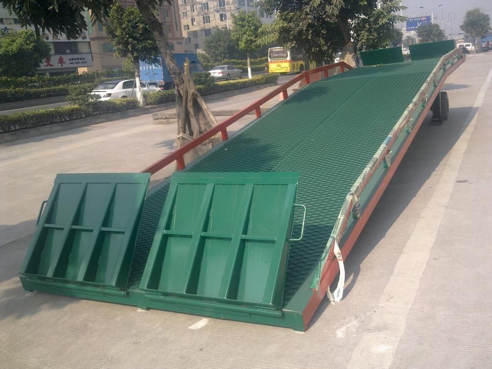 移動(dòng)式登車橋圖片